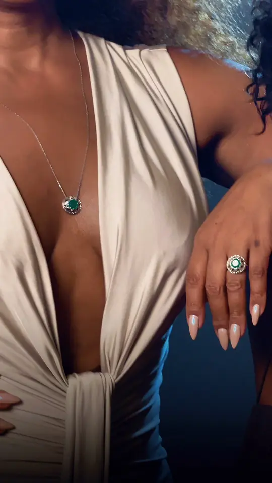 Vídeo de detalhe de joia em produção fotográfica